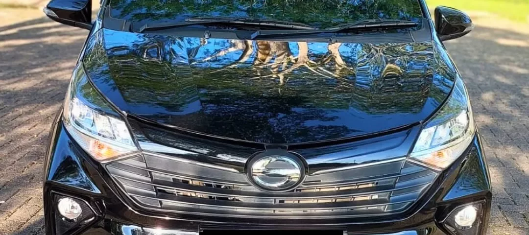Daihatsu Sigra R MT Deluxe 2022 Hitam